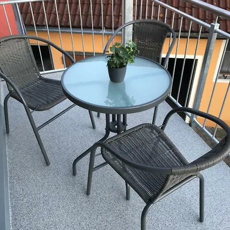 Zeller Apartment *